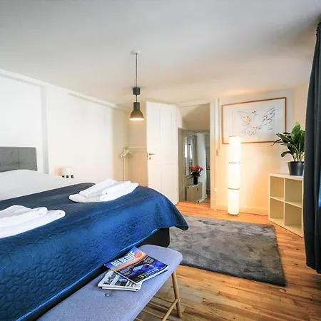 Sanders Central - Dreamy Three-bedroom In The Middle Of It All Apartment *