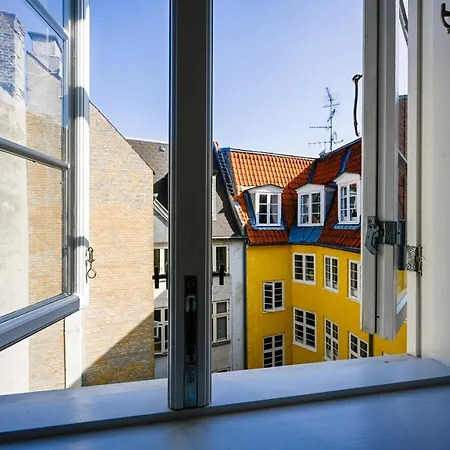 Apartment Sanders Central - Dreamy Three-bedroom In The Middle Of It All